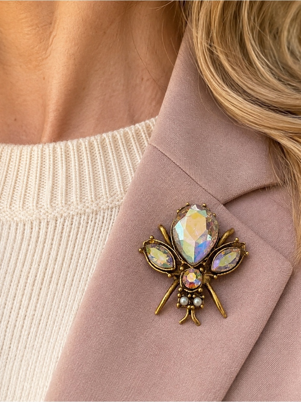 Schreiber & Hiller Iridescent Rhinestone Bee Brooch Vintage 1950s